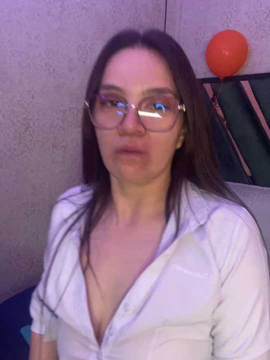 tania_glasses cam recording