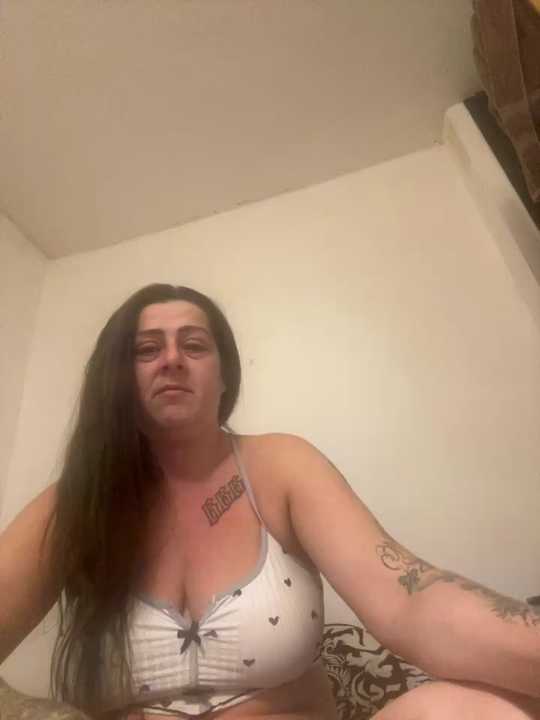 tattooed_milf cam recording