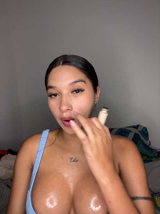 vale_hot_01 cam recording