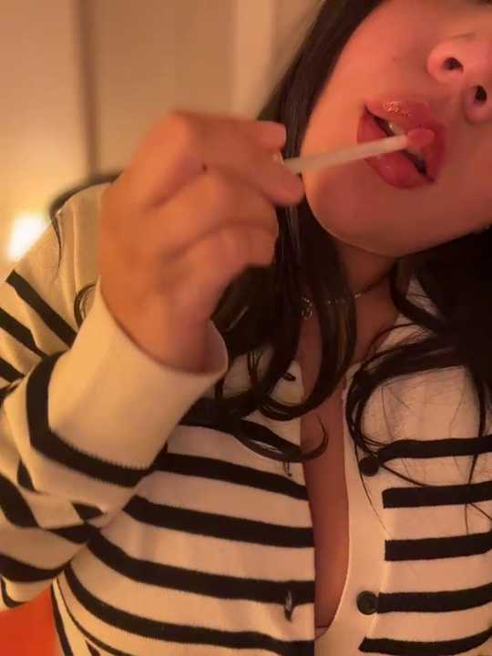 vellaah Stripchat recording – Oct 15, 2026