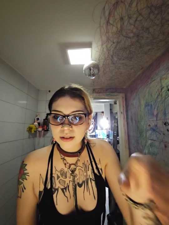 whatevaandissues Stripchat recording – Oct 23, 2026