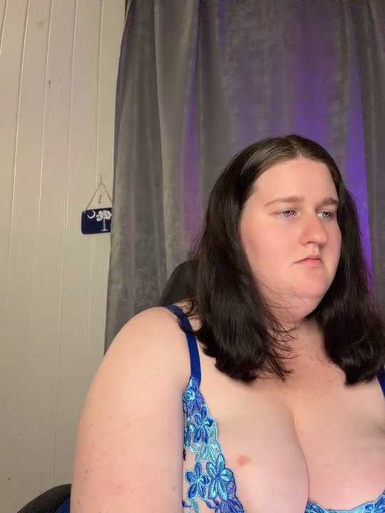 xopeachybaby Stripchat recording – Oct 21, 2026