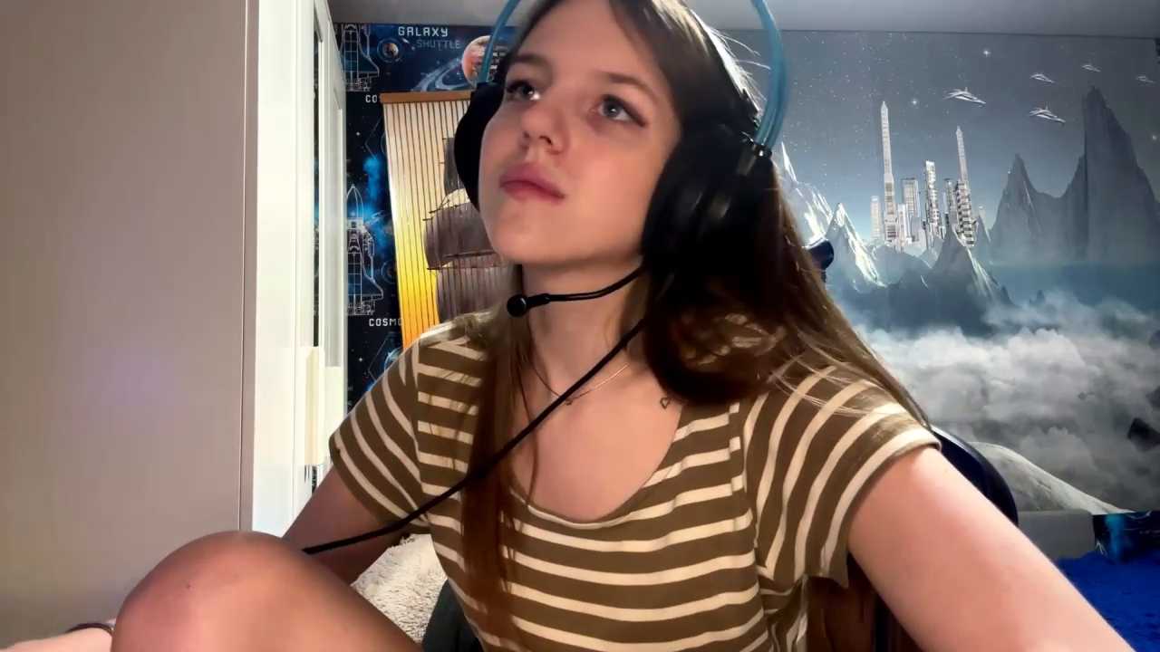 yourcutiearia cam recording