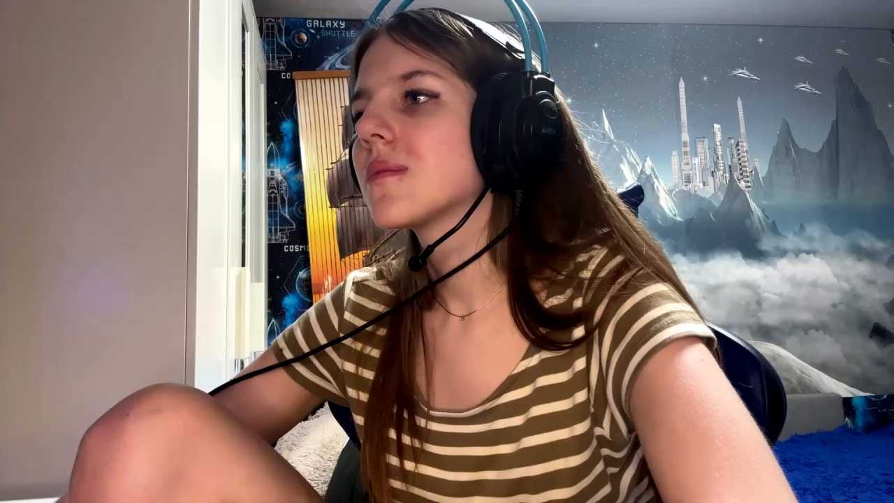yourcutiearia cam recording